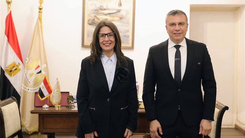 الإعلامي الكبير عمرو الليثي 