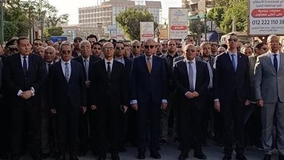 وسط حاله من الحزن.. جنازة مهيبة للواء مصطفى خليل بالمنيا.. صور