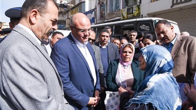 محافظ الإسكندرية يجري جولة تفقدية مكبرة لتفقد السيولة المرورية