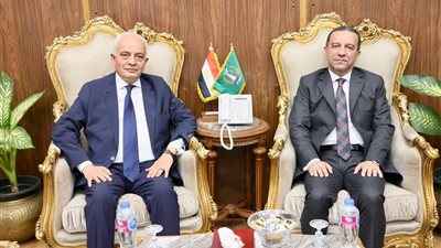 محافظ المنوفية يلتقي رئيس جامعة الريادة بالسادات 