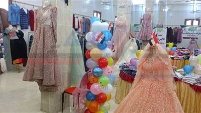توزيع 3185 قطعة ملابس جديدة بكفر الشيخ