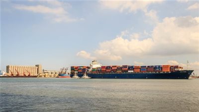 ميناء نويبع البحري يشهد تداول 3130 طن بضائع و247 شاحنة