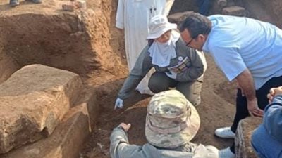 كشف مبنى من الحجر الجيري لمعبد الملك أبريس في ميت رهينة بالجيزة