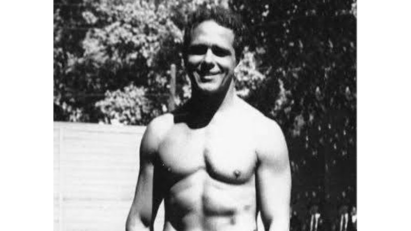 فريد سميكة بطل الغطس