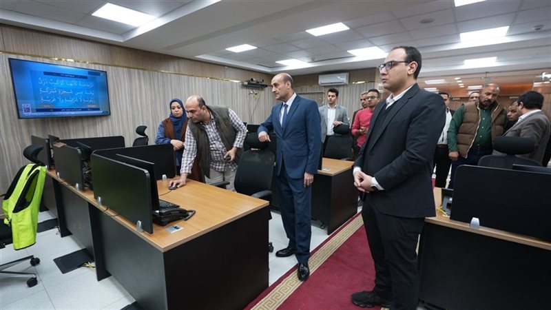 محافظ أسيوط خلال