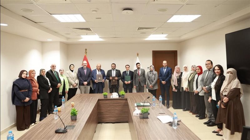 جانب من فعاليات توقيع