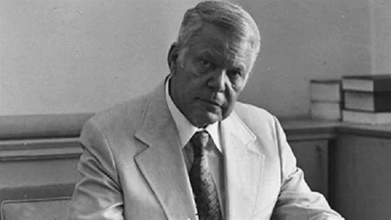 يوسف السباعي