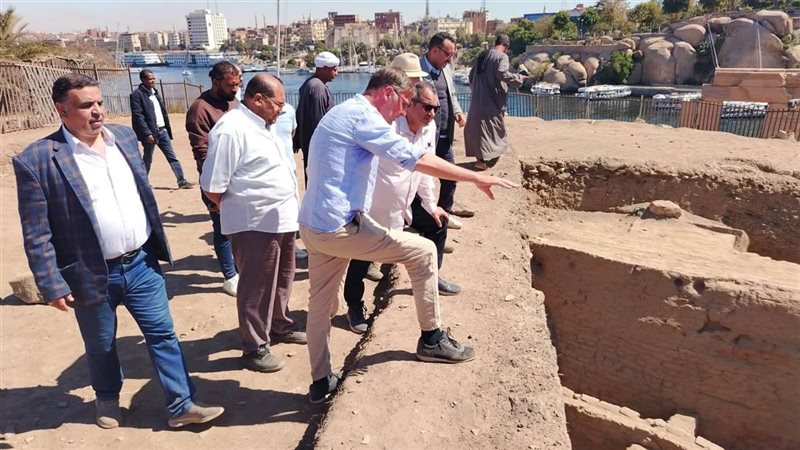 زيارة المواقع الأثرية