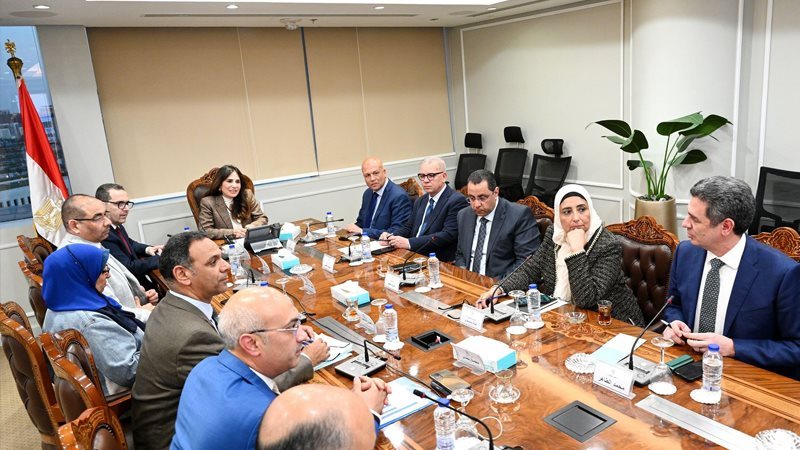 خلال الاجتماع