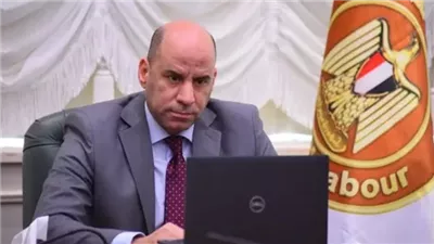 وزير العمل يقدّم العزاء ويوجّه بصرف إعانات لأسر ضحايا حادث جنوب بورسعيد