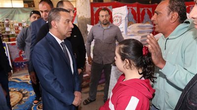 محافظ المنوفية يلتقي طفلة من ذوي الهمم ويوجه بصرف معاش تكافل وكرامة مراعاة لظروفها