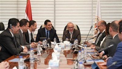 وزيرا الاستثمار والشباب والرياضة يبحثان آليات دعم المواهب الرياضية