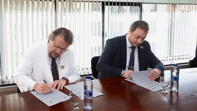 وزارة الصحة توقع مذكرة تفاهم مع مركز باراكير الإسباني لطب العيون