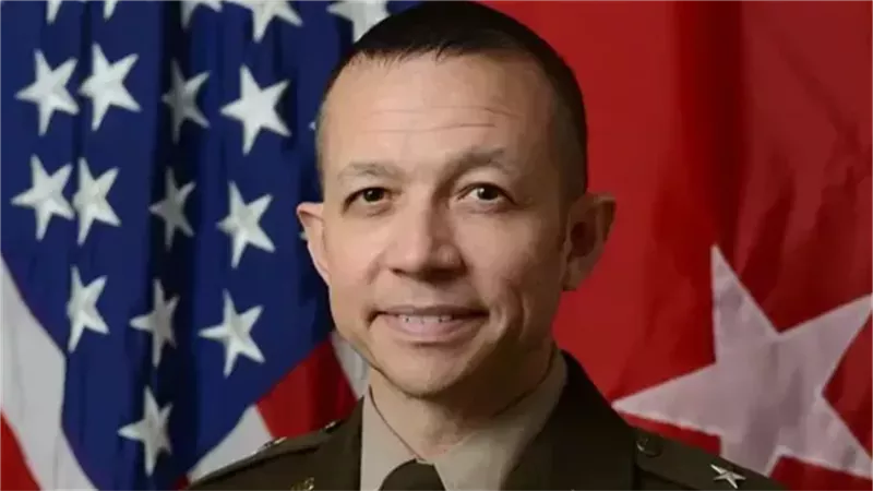 الميجور جنرال بالجيش