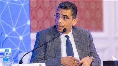 محافظ البحر الأحمر يؤكد الحرص علي تطوير البنية الرقمية وتعزيز الخدمات الإلكترونية