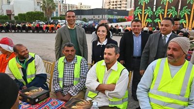 محافظ البحيرة تشارك 1000 عامل نظافة حفل الإفطار الجماعي