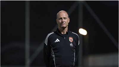 توروب يعلن قائمة الأهلي لمباراة سموحة