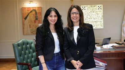 وزيرة الثقافة تبحث مع عازفة الماريمبا نسمة عبد العزيز إطلاق كرنفال «بهجة وبسمة»