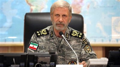 قائد الجيش الإيراني: الاستعداد العسكري واليقظة ركيزتا استراتيجيتنا الدفاعية