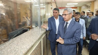 محافظ بني سويف يتفقد المركز التكنولوجي بناصر.. ويوجه بتيسير الإجراءات 