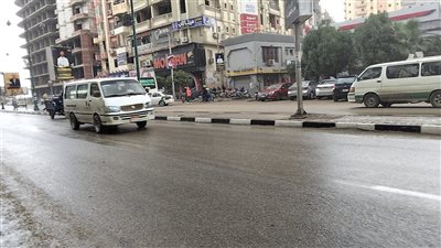 أمطار غزيرة تتساقط على الفيوم والمحافظ يعلن حالة الطوارئ 