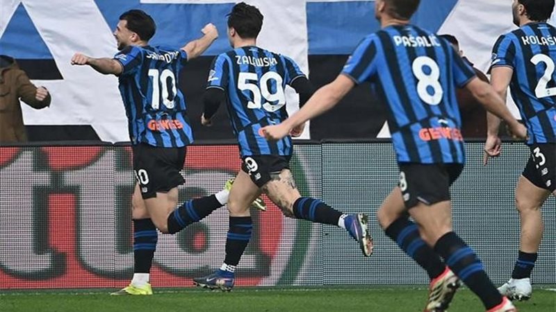 فرحة لاعبي أتالانتا