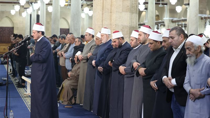 خلال الصلاة