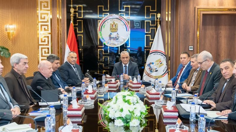 اجتماع وزير الإنتاج