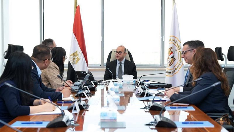 وزير الاستثمار خلال