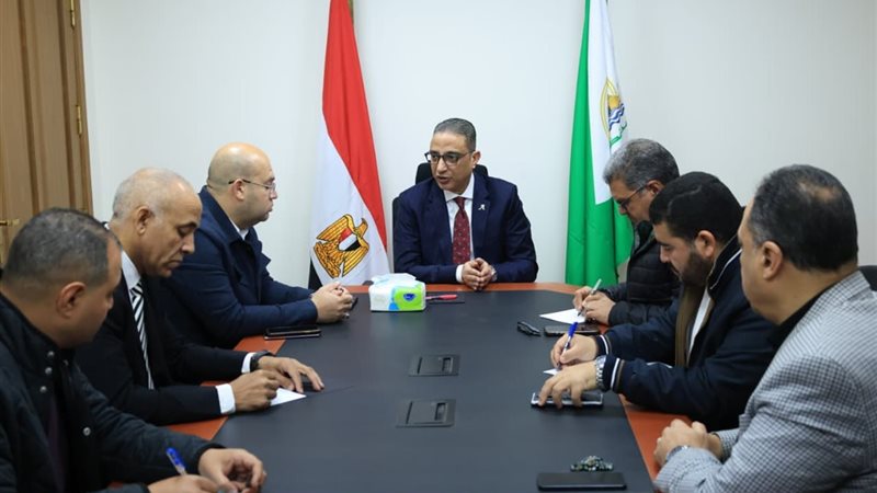 محافظ الجيزة يبحث