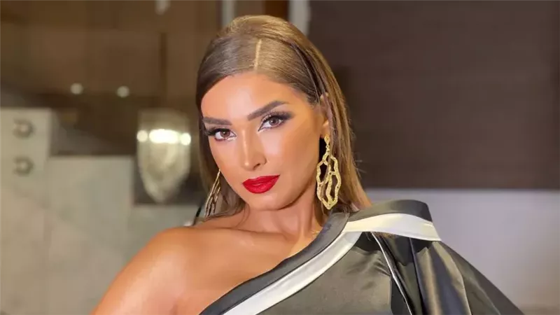 الفنانة روجينا 