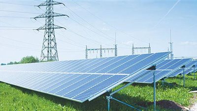 بروكسل تقرر إلغاء الضريبة المفروضة على تركيب الألواح الشمسية