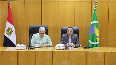 محافظ المنيا يؤكد أهمية تنمية الموارد الذاتية وتبني أفكار مبتكرة لتعظيم عوائد المشروعات