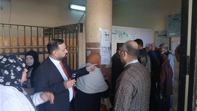 مدير التأمين الصحي بالمنوفية يشدد على الانضباط وجودة الخدمة بعيادة تلا الشاملة