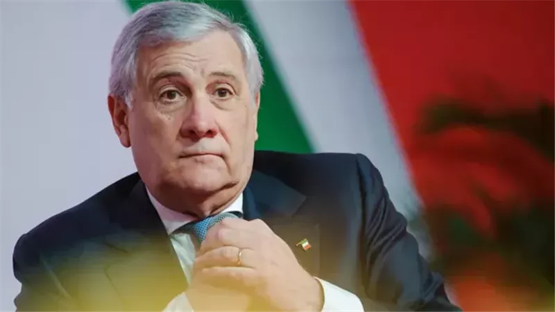 وزير الخارجية الإيطالي أنطونيو تاجاني