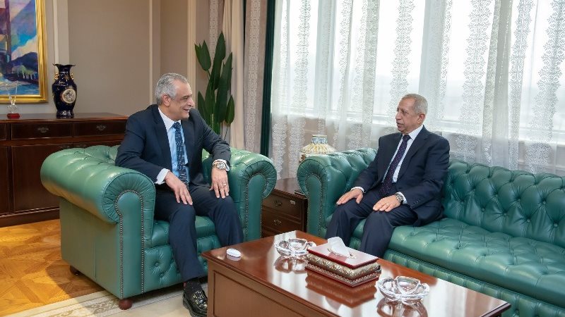  خلال اللقاء