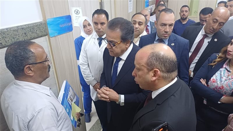 وزير الصحة خلال الافتتاح