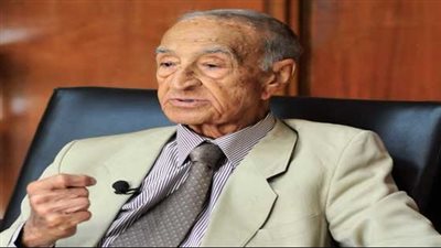 وداعاً شيخ الإذاعيين.. رحيل الإعلامي القدير فهمي عمر بعد رحلة عطاء دامت عقوداً