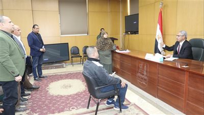 محافظ بني سويف يوجه بحماية اجتماعية ورعاية صحية للحالات الإنسانية