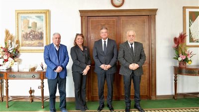 رئيس الأعلى للإعلام يجتمع مع رؤساء النقابات الفنية 