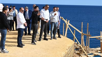 محافظ جنوب سيناء يتفقد مشروعات تنموية وسياحية بشرم الشيخ