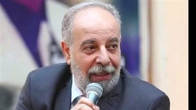 المخرج عادل حسان رئيس المركز القومي للمسرح ينعي الفنان القدير ياسر صادق 