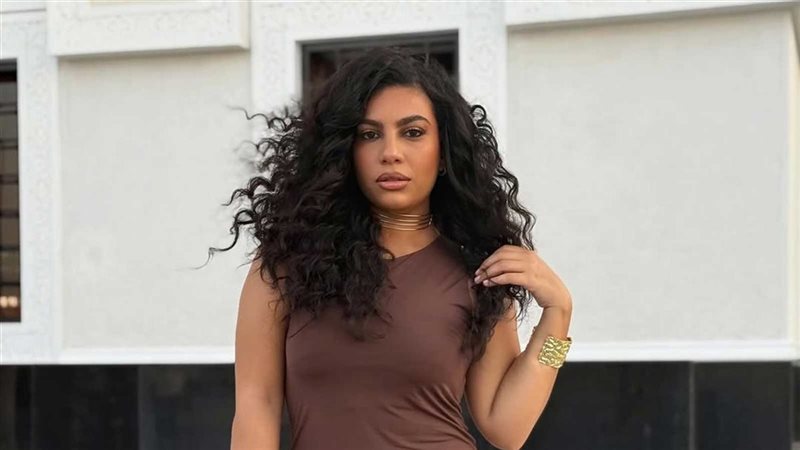 الفنانة دنيا سامي