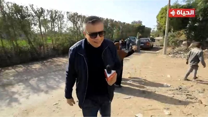 الإعلامي الكبير عمرو