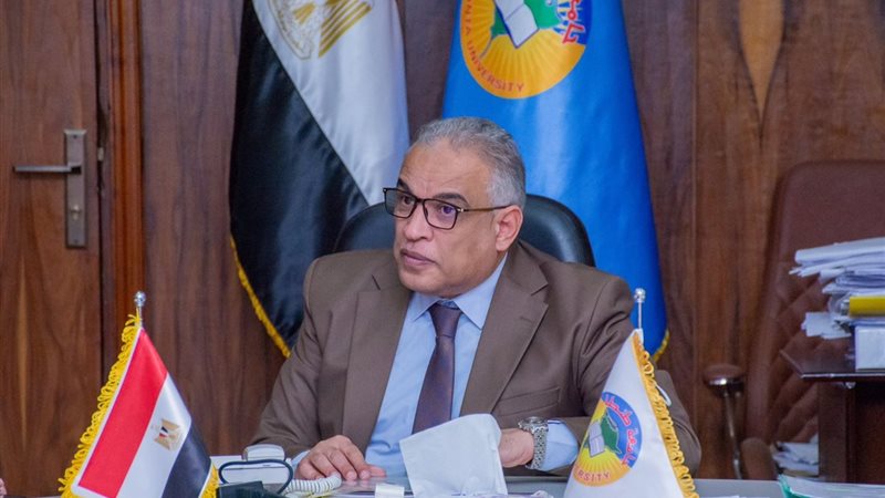 رئيس جامعة طنطا خلال