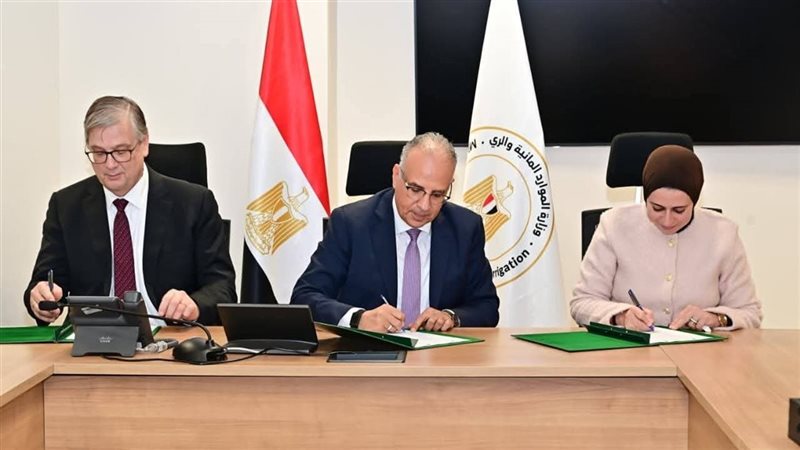 خلال توقيع الاتفاقية