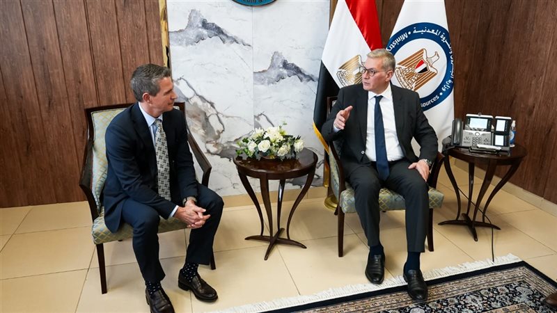 وزير البترول مع رئيس
