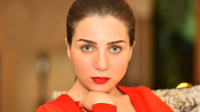 مي عز الدين تدخل العناية المركزة بعد جراحة مفاجئة