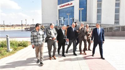 رئيس جامعة السادات يتفقد الإنشاءات لمتابعة سير العمل وتطوير الجامعة