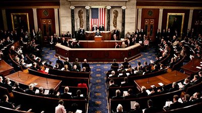 نائب جمهوري: الكونجرس يعتزم إجراء تصويت لمنع ترامب من شن ضربات جوية دون موافقة سابقة